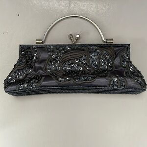 BNWT Silver grey beaded purse